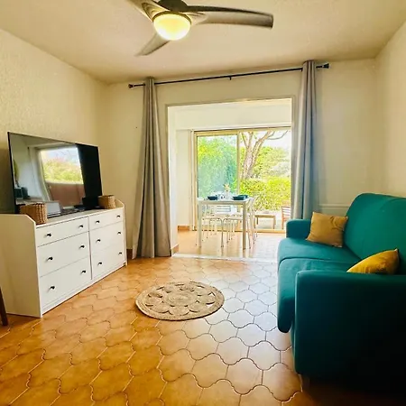 Cosy Avec Jardinet, Piscine Et Tennis
