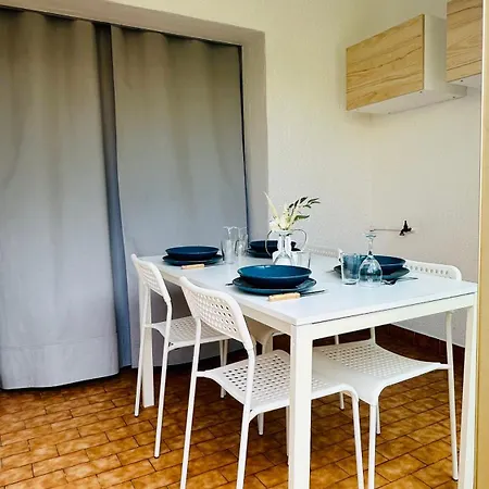 Cosy Avec Jardinet, Piscine Et Tennis *
