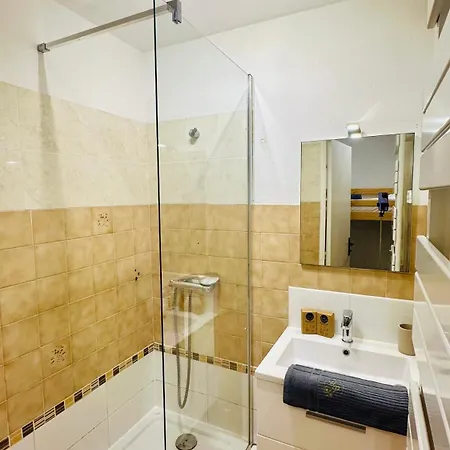 Cosy Avec Jardinet, Piscine Et Tennis Appartement